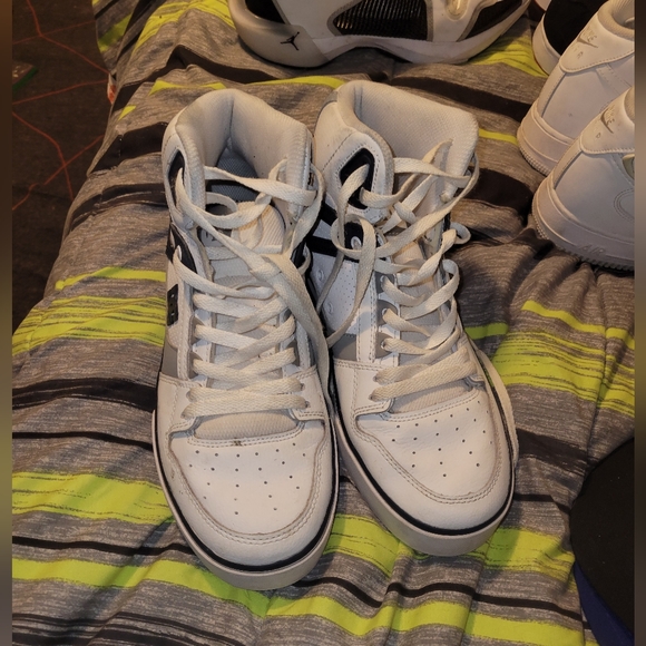 DC SHOES white and black size 9.5 worn once to a wedding, - Picture 2 of 2